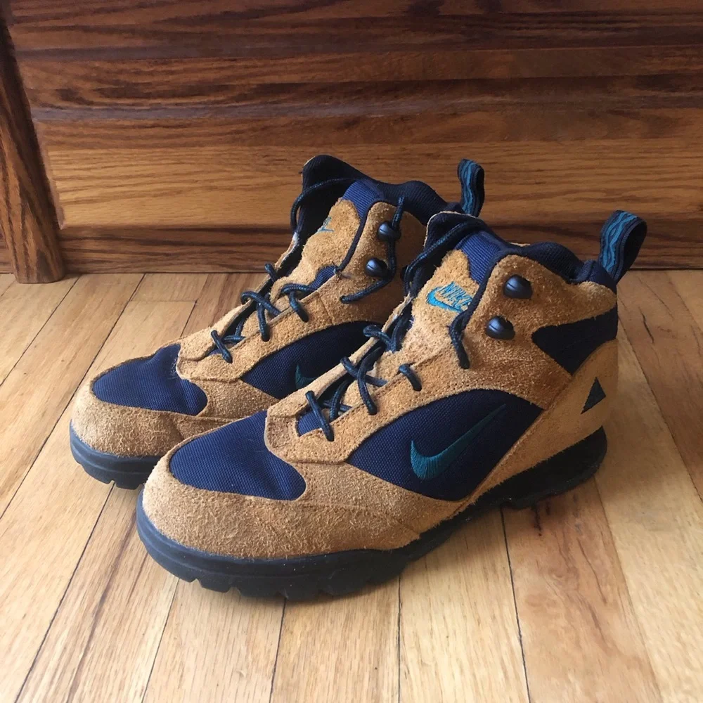 Nike ACG Torre Mid Waterproof Shoes in Burnt Sienna, Dark Atomic Teal Size 8
